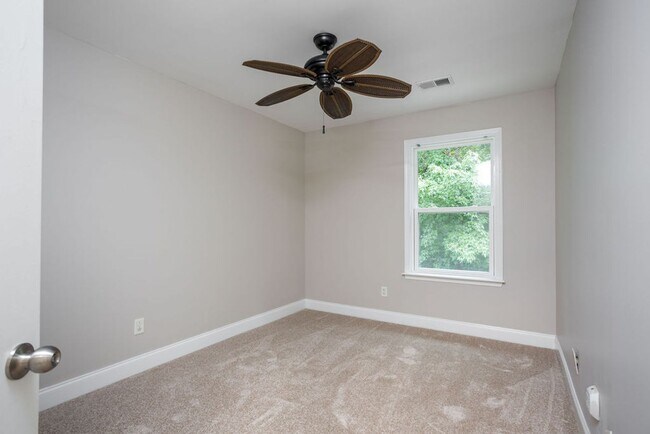 Building Photo - 1710 Restoration Ct