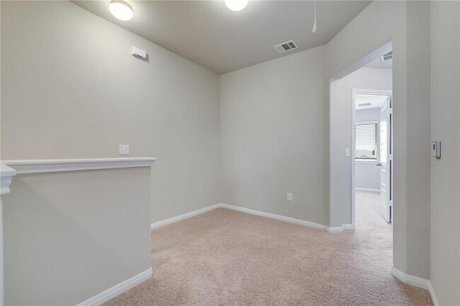 Building Photo - 413 N Heatherwilde Blvd