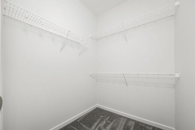 Building Photo - Park Place Townhome!