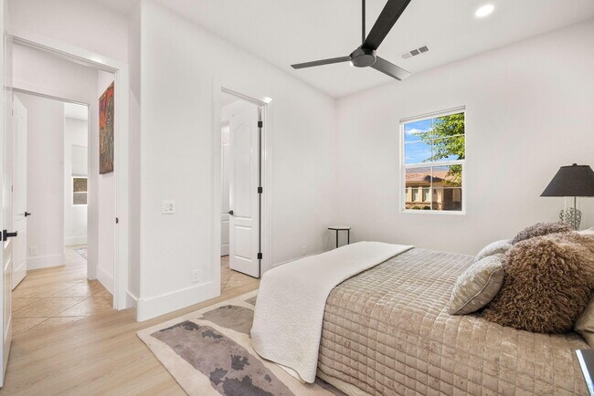 Building Photo - 57806 Cantata Dr