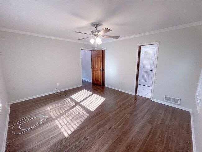 Building Photo - 2637 Twin Oaks Dr NW