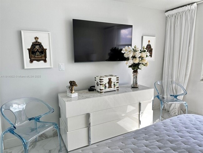 Building Photo - 6770 Indian Creek Dr