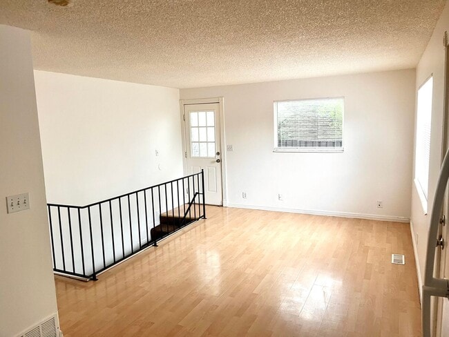 Building Photo - 3079 Lehman Ave