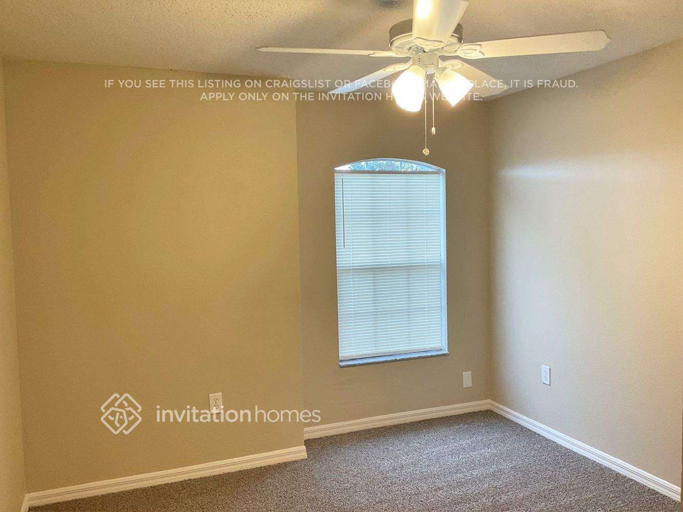 Building Photo - 4202 Roberta Dr