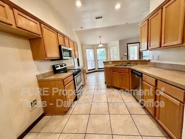Building Photo - 629 Madeline Ct
