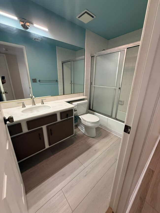 Building Photo - Amazing South Pasadena Condo in Prime Location!