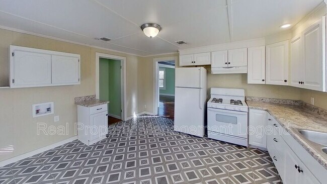 Primary Photo - 1030 Oak Dr