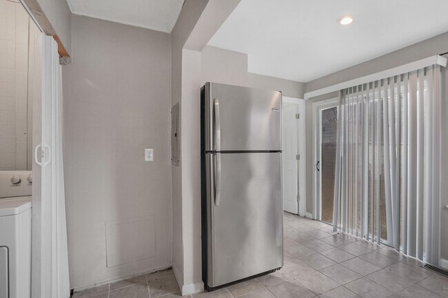 Building Photo - 22000 Cunningham Ave