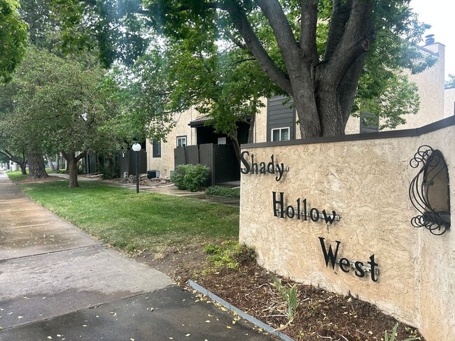 Building Photo - 2996 Shady Hollow W