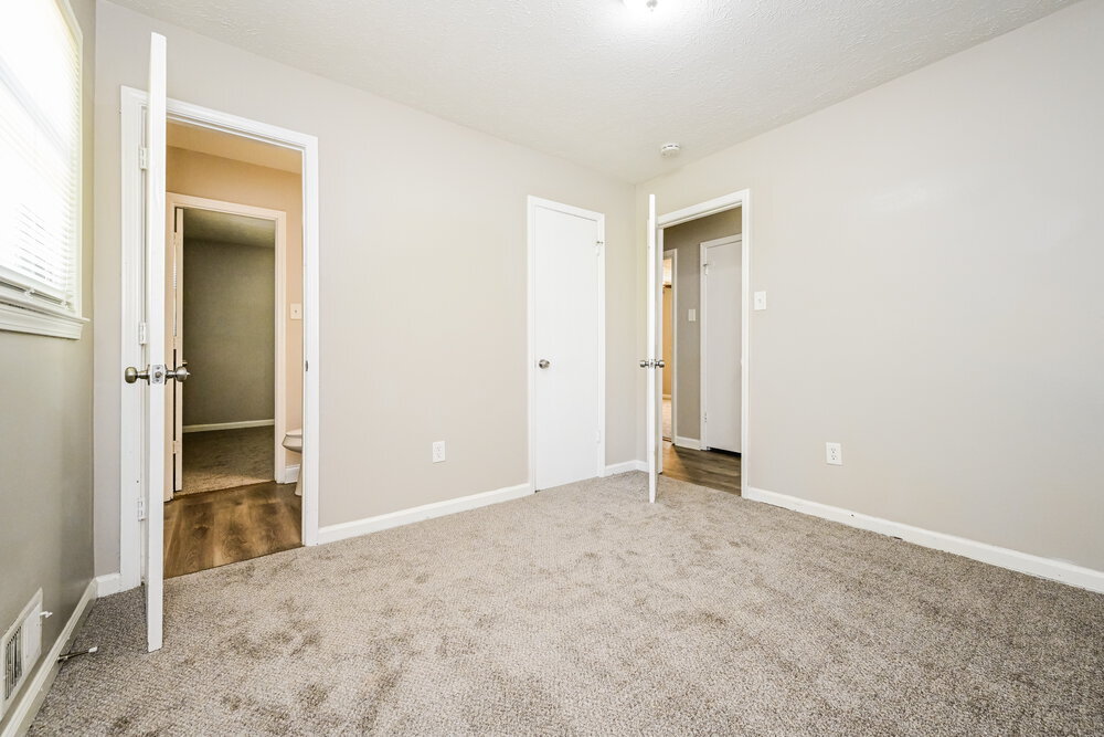 Building Photo - 3074 Menlo Park Dr