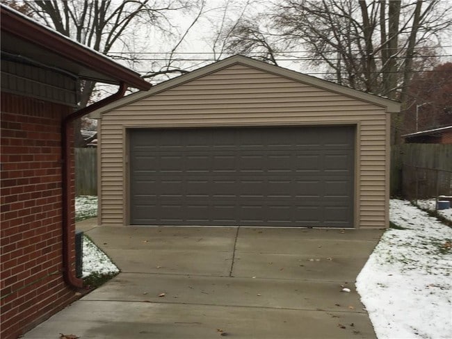 Building Photo - 7587 Lathers St