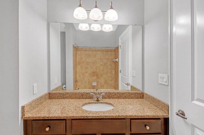 Building Photo - Luxury Treetop Penthouse