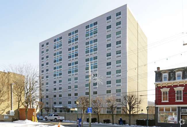 Primary Photo - Sharpsburg Towers