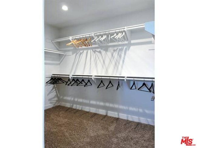 Building Photo - 7105 Tampa Ave