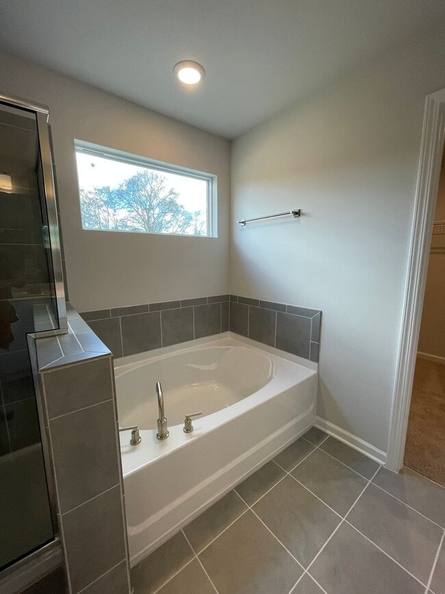 Building Photo - 108 Millbrook Dr