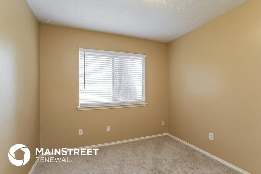 Building Photo - 8222 Eastern Bluebird Dr