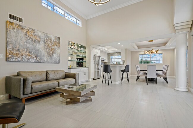 Building Photo - 10627 Ashton Ave