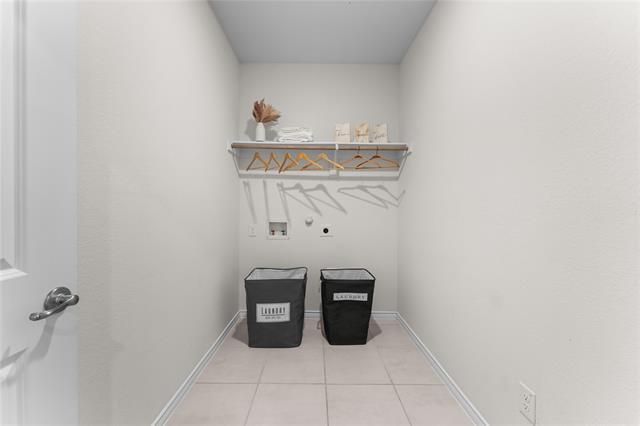 Building Photo - 706 Willow View Way