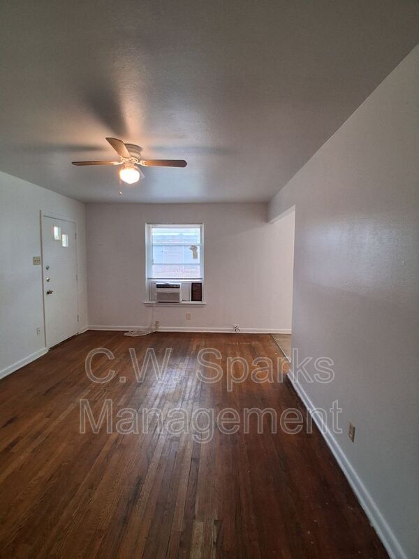 Building Photo - 3021 Avon St