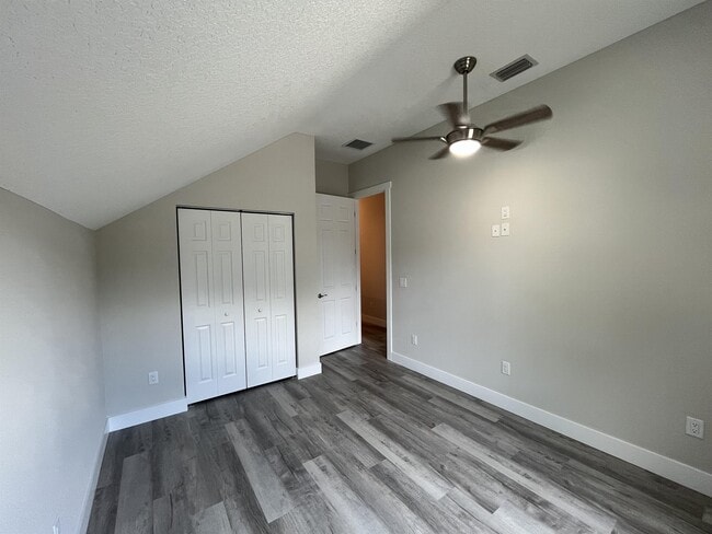 Building Photo - 119 Dixwood Ave