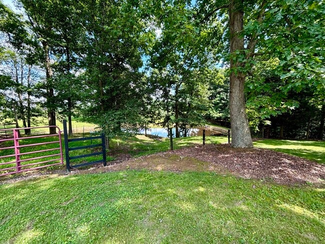 Building Photo - 1405 Webb Ridge Rd