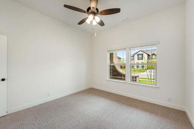 Building Photo - Spacious 4-Bedroom Retreat with 3 Full Baths – Your Modern Sanctuary Awaits in Justin, TX!