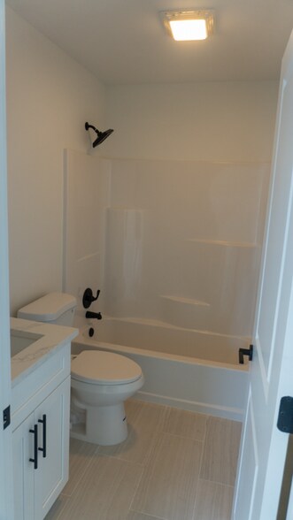 Building Photo - 850 Maxine Ct