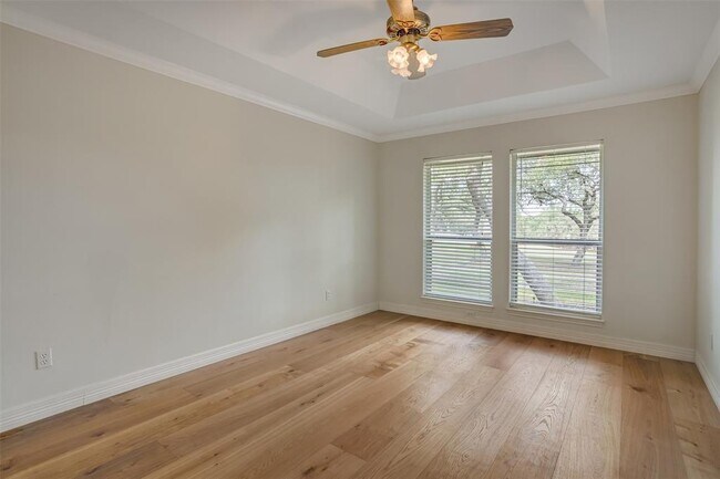 Building Photo - 410 Rolling Green Dr