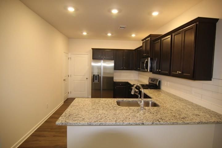 Building Photo - 51 Briarwood Dr W