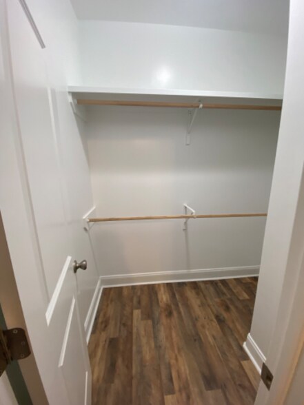 Building Photo - 102 Glade Blvd