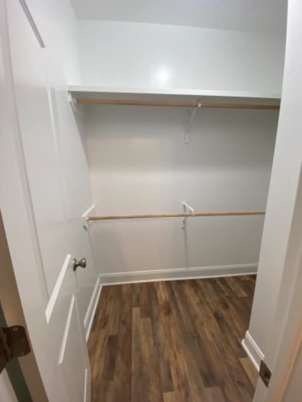 Building Photo - 102 Glade Blvd