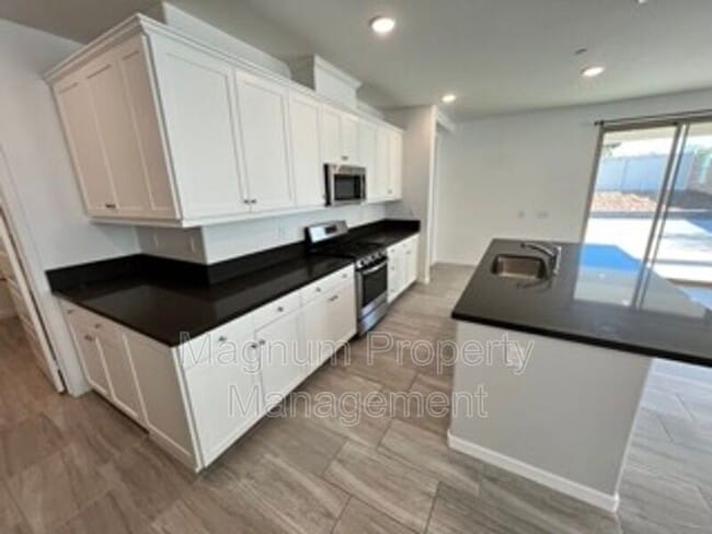 Building Photo - 30960 Falling Star Pl