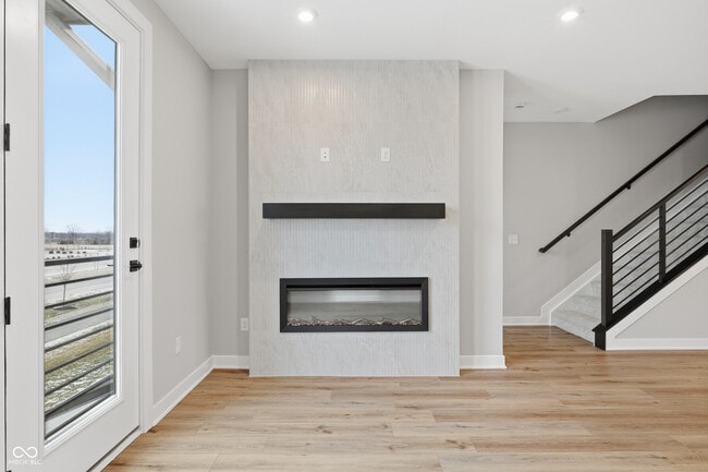 Building Photo - 420 Elite St