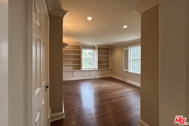 Building Photo - 612 Alta Dr