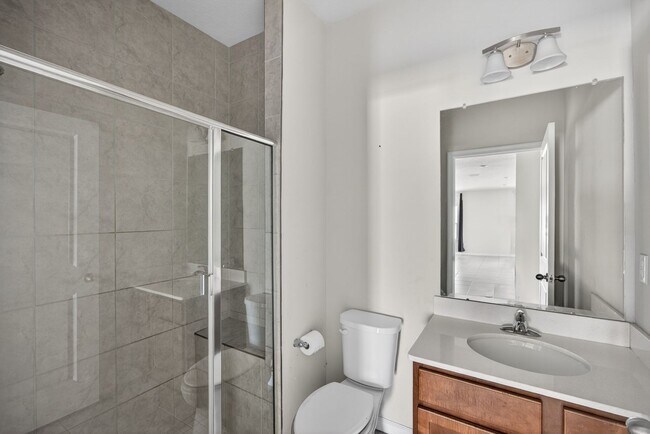 Building Photo - Panther Creek Family Home