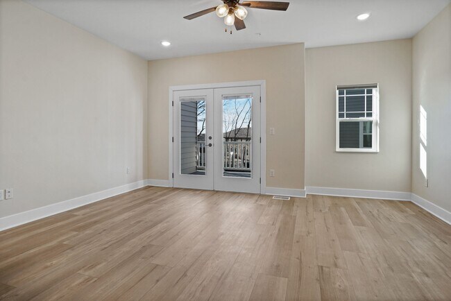 Building Photo - 2 Bedroom 1.5 Bath Single Story Cottage Ranch