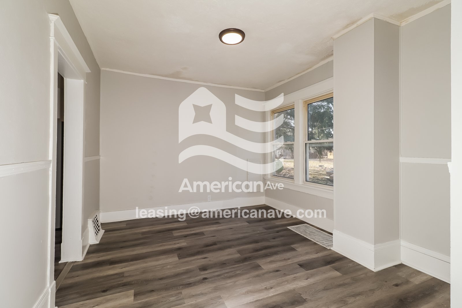 Building Photo - 619 W Cleveland Ave