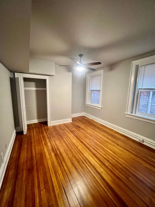 Building Photo - 402 N Sheppard St