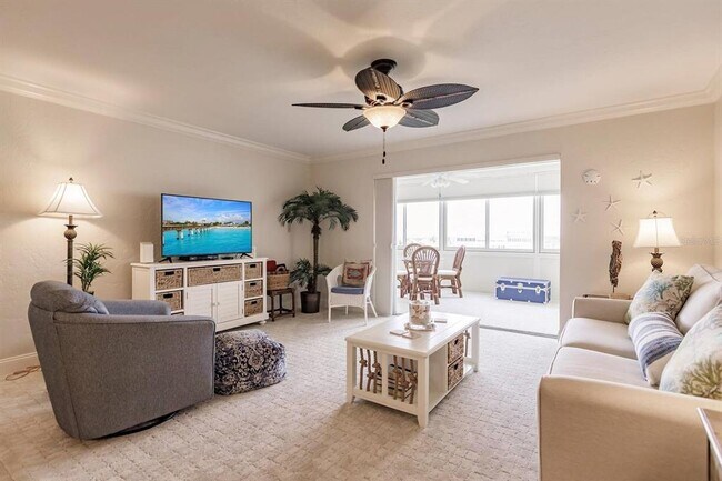 Building Photo - 1125 W Peppertree Dr