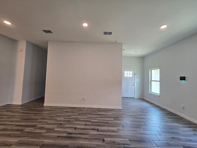 Building Photo - 1604 Coba Dr