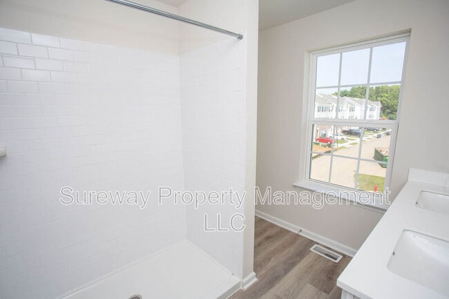 Building Photo - 234 Macoun Way