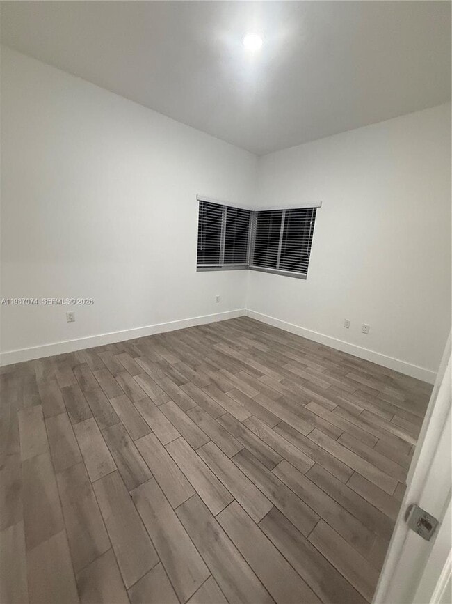 Building Photo - 486 E 30th St