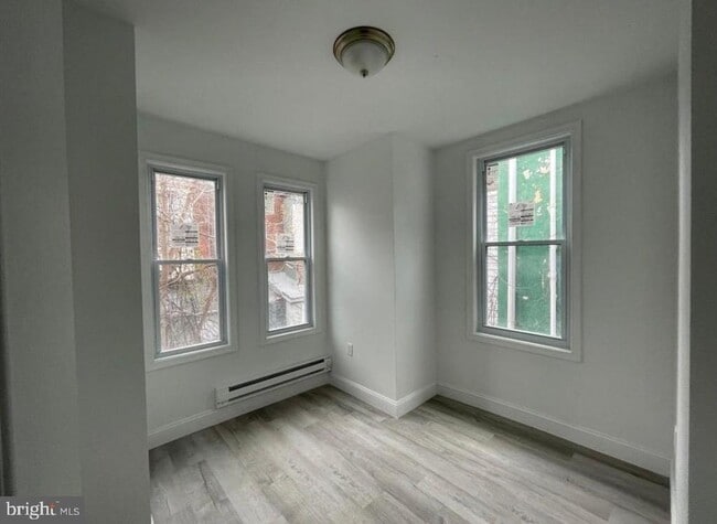Building Photo - 2731 N Darien St