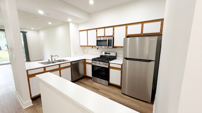 Building Photo - 391 Maidstone Ct