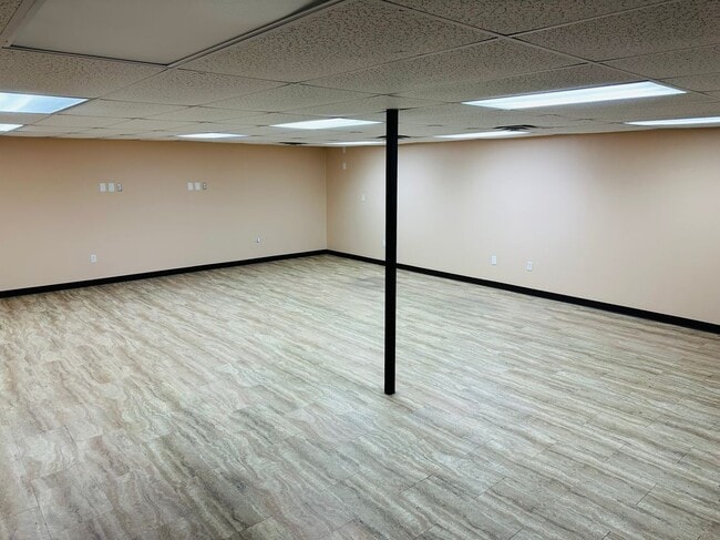 Building Photo - 2307 Bandera Rd