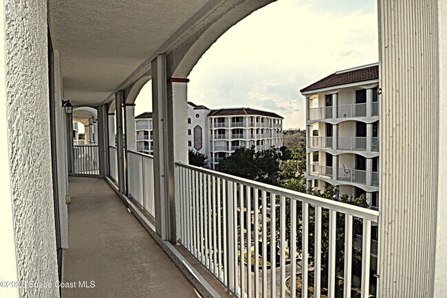 Building Photo - 801 Del Rio Way