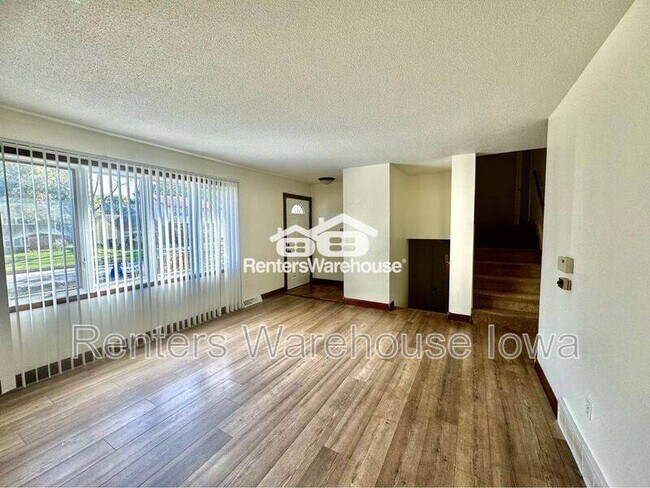 Building Photo - 275 Christopher Ave