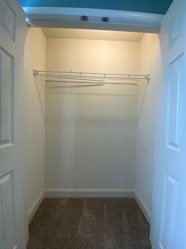 Building Photo - Home for Rent in Woodstock! View with 48 H...