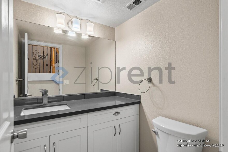 Building Photo - 33525 Bardolph Cir