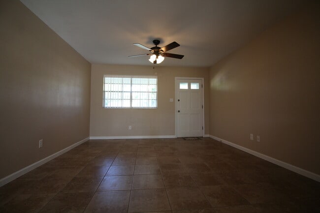 Building Photo - Beautiful Renovated Home In Fort Walton Beach